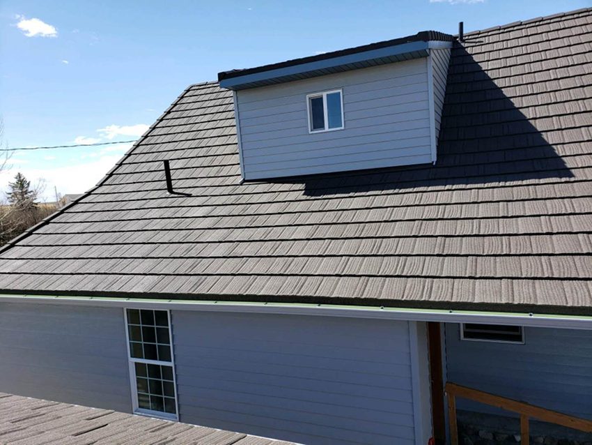 Home with a warm Weatherwood shake WeatherLok roof